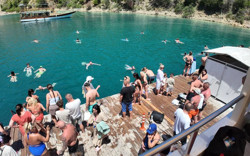 Side'den Green Canyon (Yeşil Kanyon) Tekne Turu: Göl Günü Rehberi