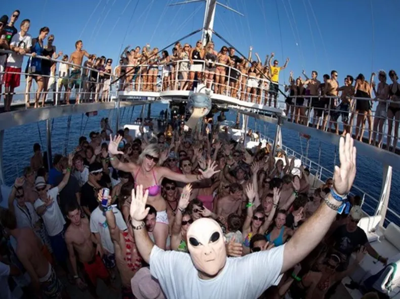 Alanya Starcraft Pirate Boat Tour
