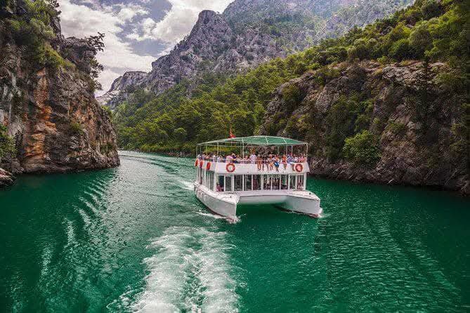 Green Canyon Catamaran Tour