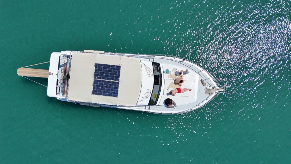 Luxury Motor Yacht — Full Day 5