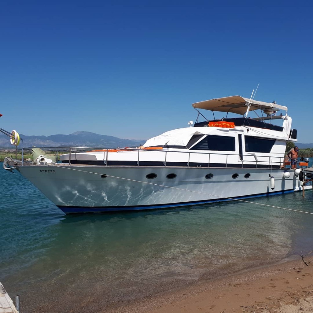 Luxury Motor Yacht — Full Day 3