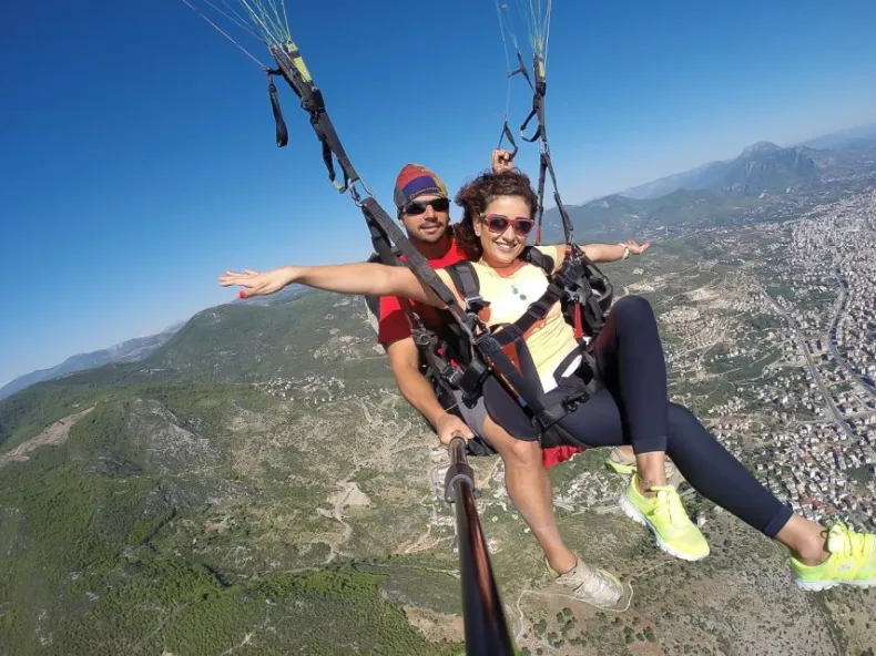 Alanya Tandem Paragliding: Fly from 700 m Down to Cleopatra Beach