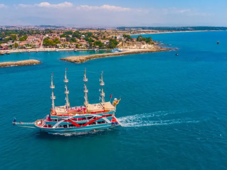 Side Island Boat Tour with Foam Party & Lunch