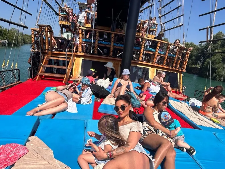 Side Island Boat Tour with Foam Party & Lunch