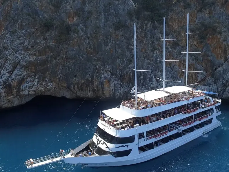 Side Starcraft Boat Tour — A Full Day on the Mediterranean