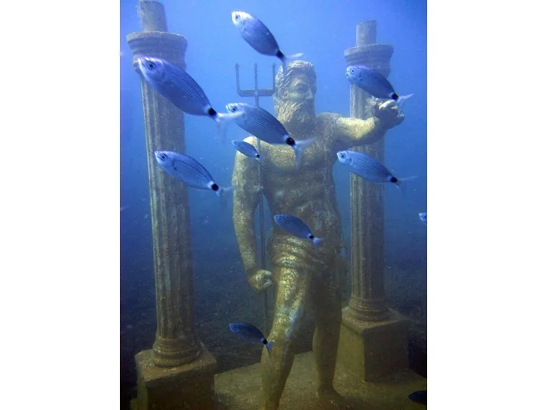 museum statue columns fish side